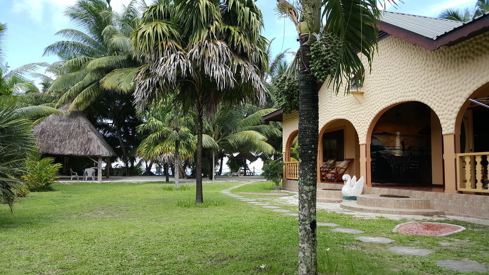 Anse Kerlan Beach Chalets Экстерьер фото