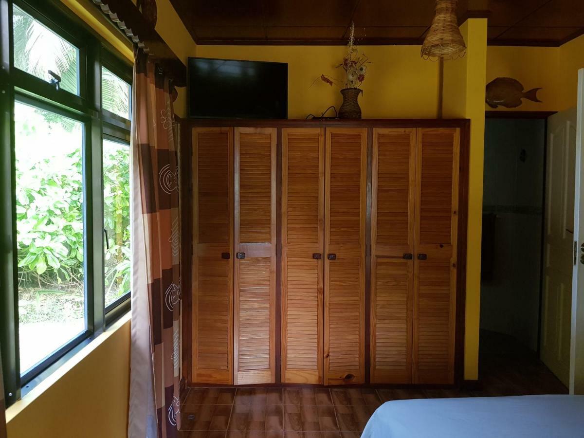 Anse Kerlan Beach Chalets Экстерьер фото